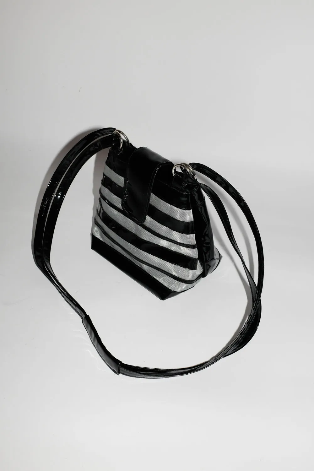 0040_PATENT STRIPED VINTAGE BAG