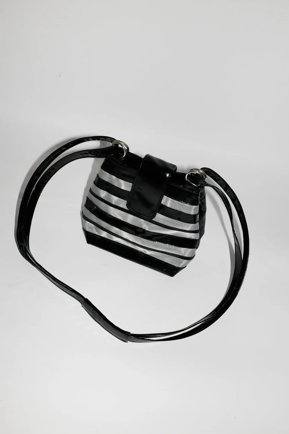 0040_PATENT STRIPED VINTAGE BAG