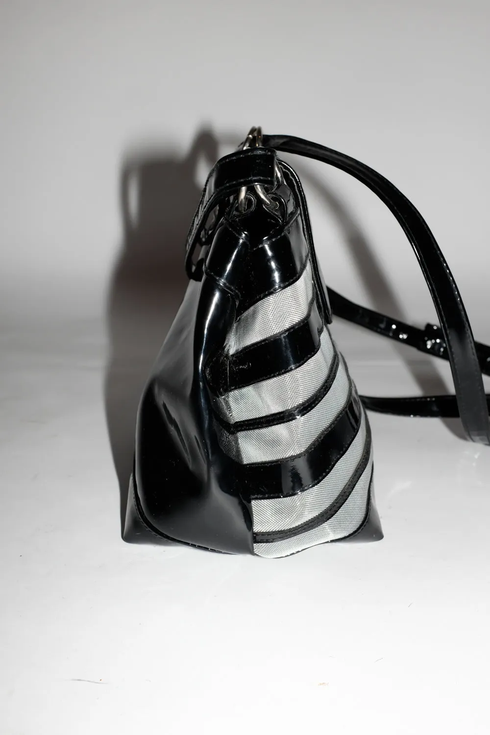 0040_PATENT STRIPED VINTAGE BAG