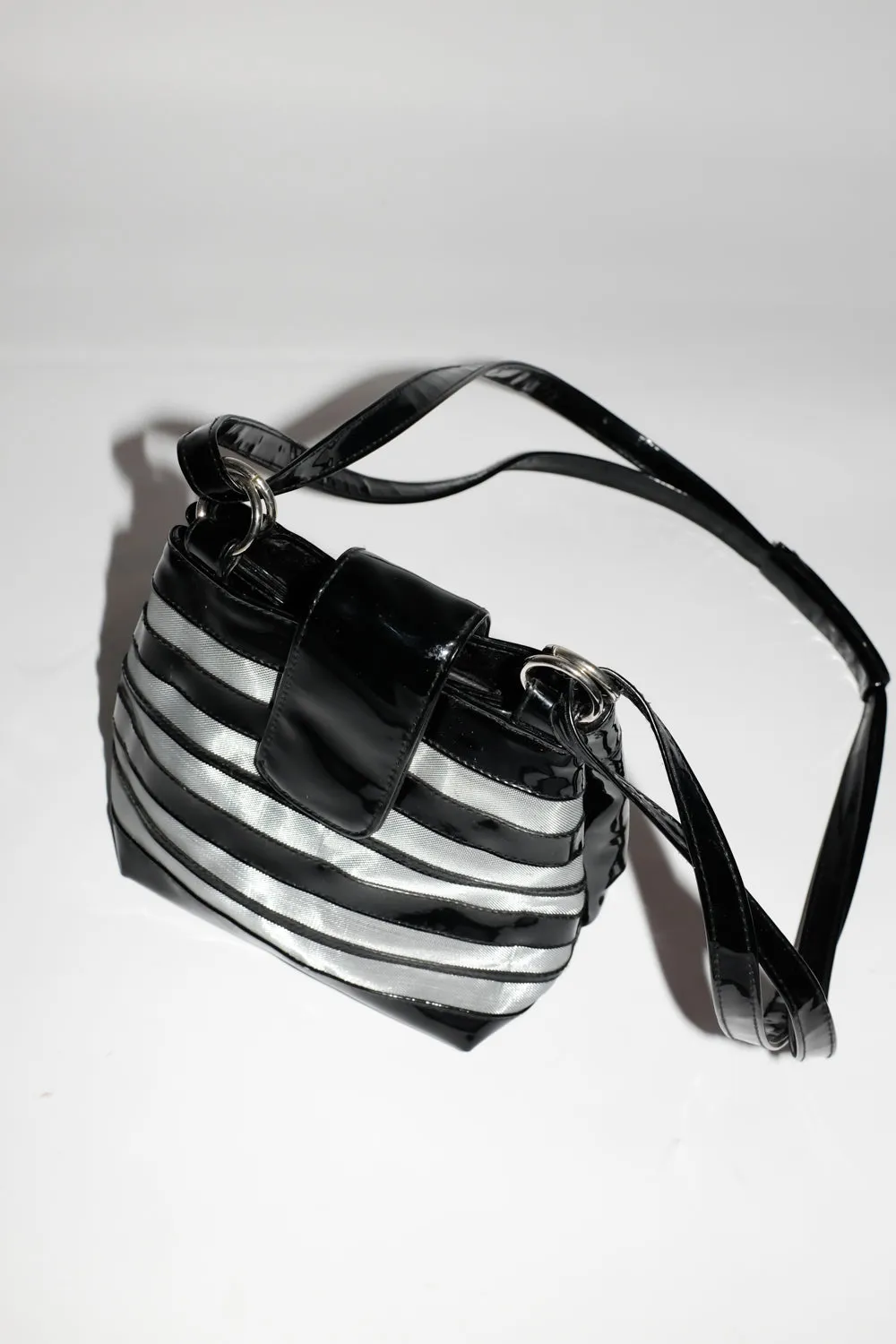 0040_PATENT STRIPED VINTAGE BAG