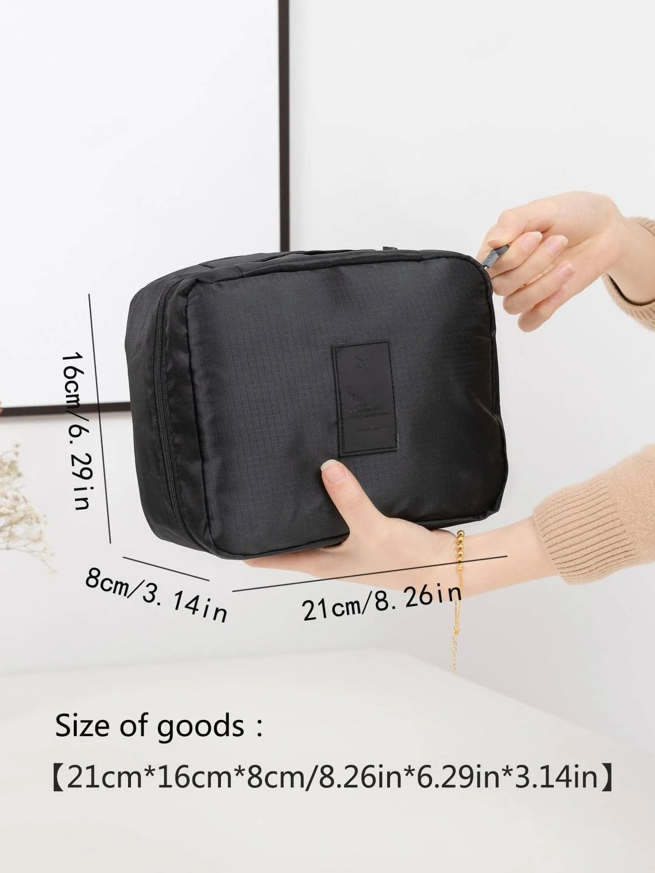 1pc Black Travel Makeup Bag, Modern Waterproof Zipper Portable Makeup Organizer For Travel