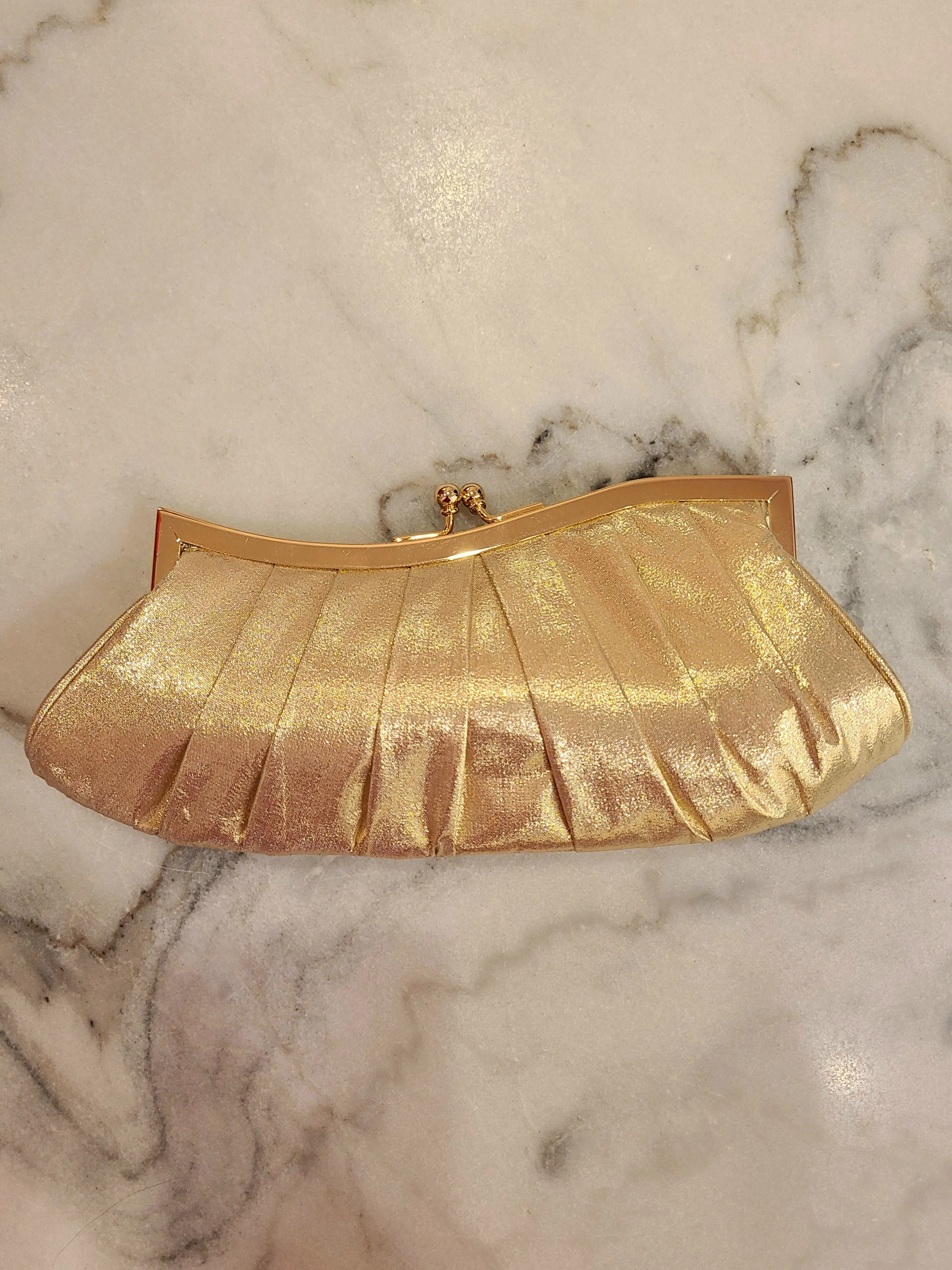 2318 Gold Clutch