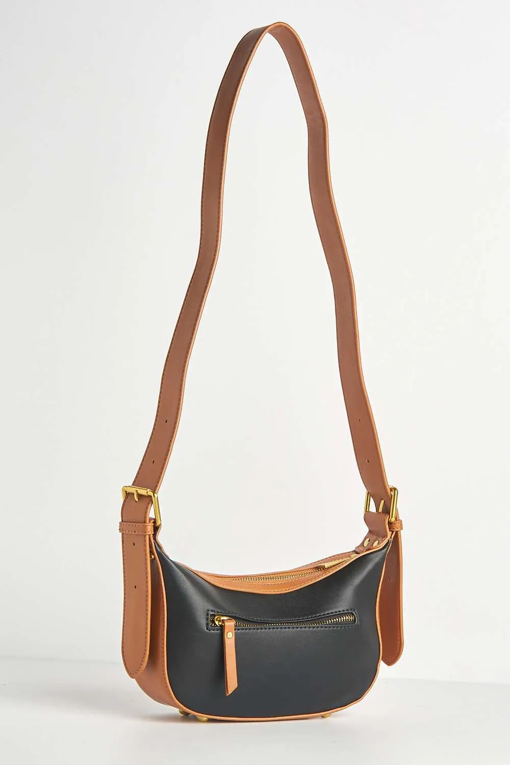 Cinna Horsebit Detail Cross Body Bag in Black