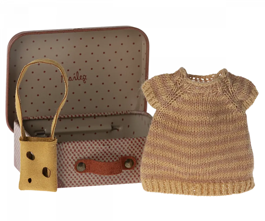 Clothes For Mouse - Knitted Dress And Bag In Suitcase