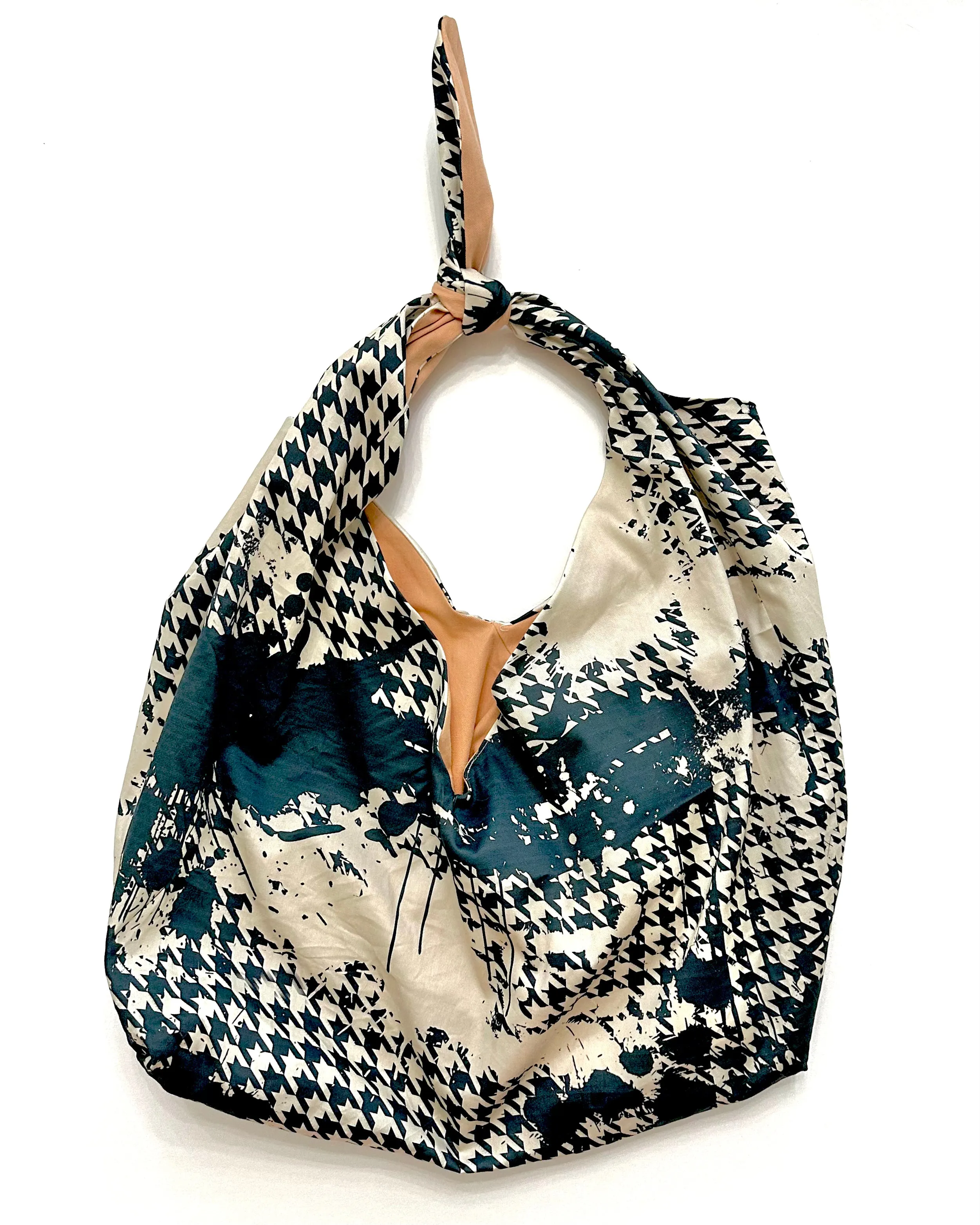 The Blank Canvas Market Bag- Neutral Houndstooth Splatter