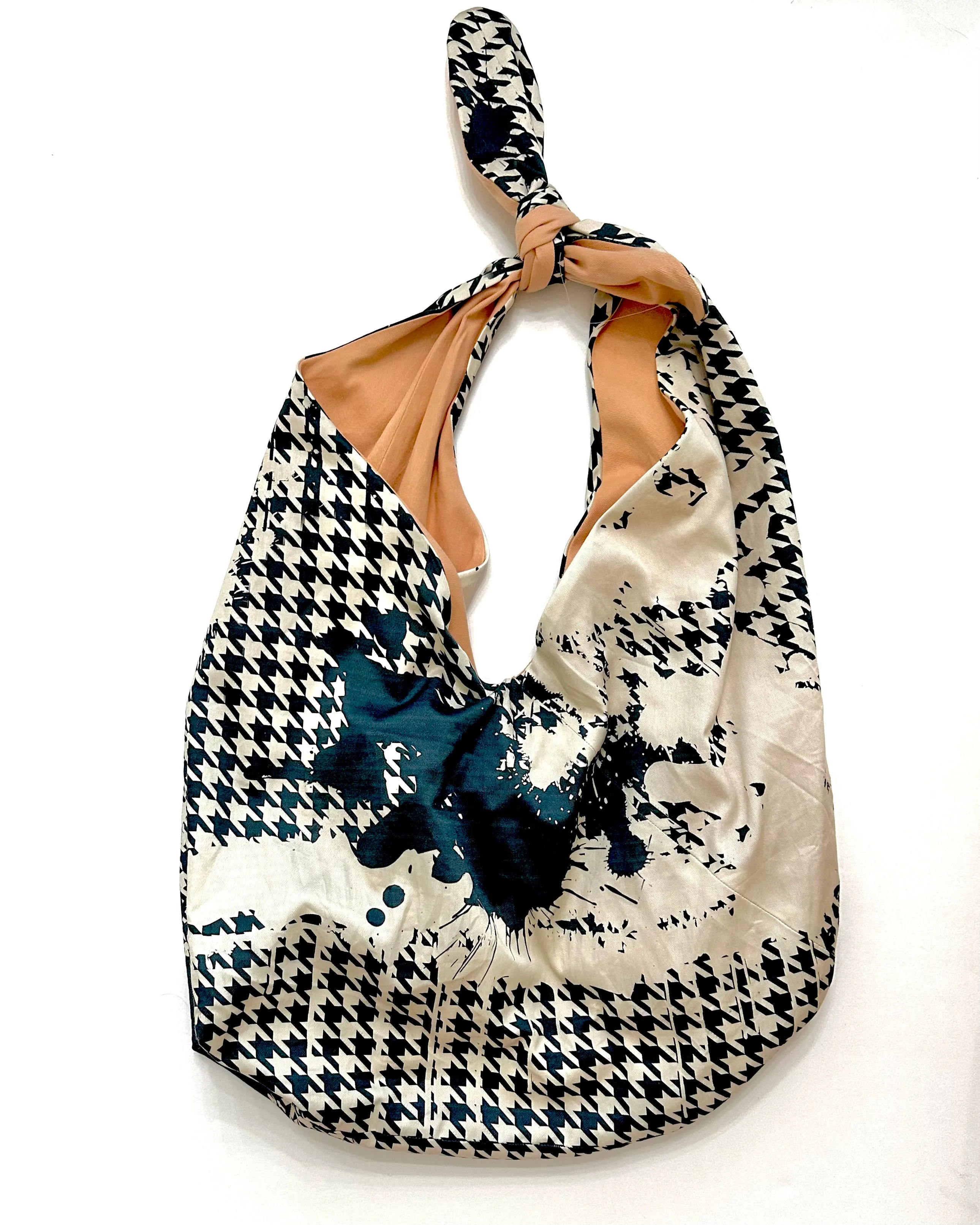 The Blank Canvas Market Bag- Neutral Houndstooth Splatter